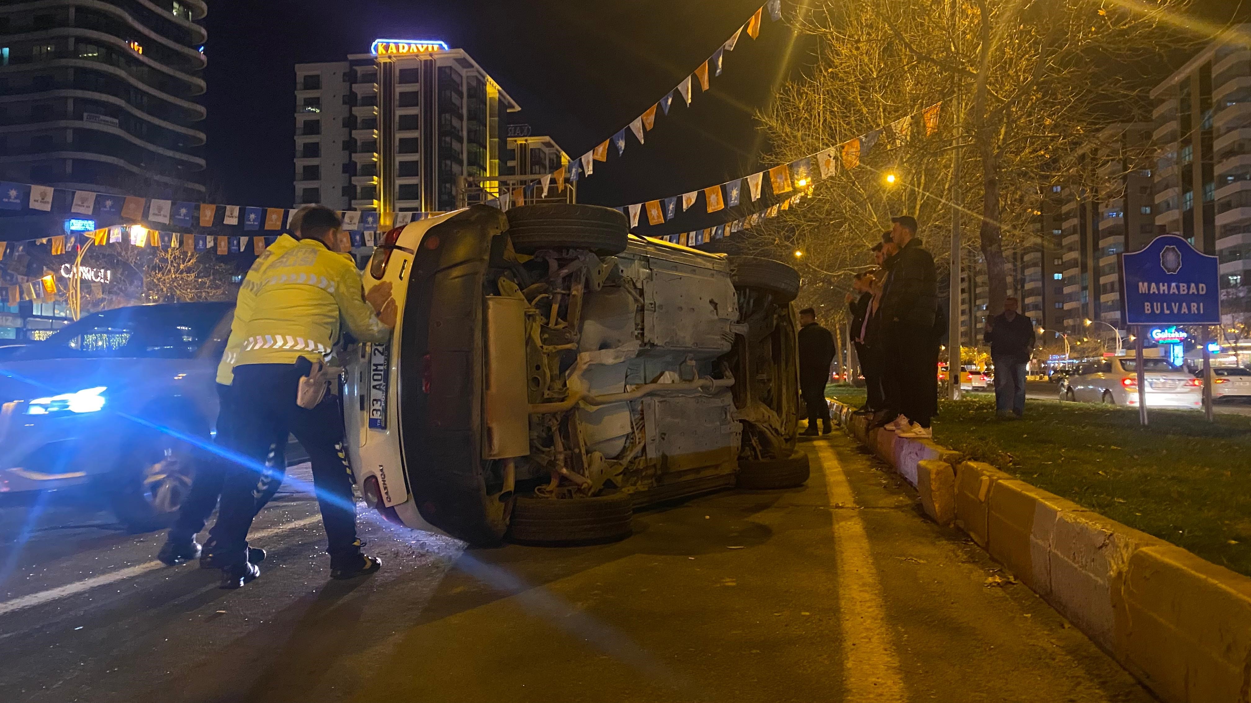 El freni çekilen otomobil takla attı