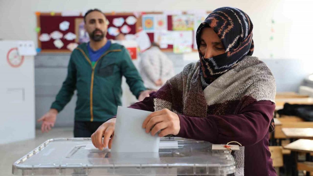 Diyarbakır’da oy verme işlemi başladı