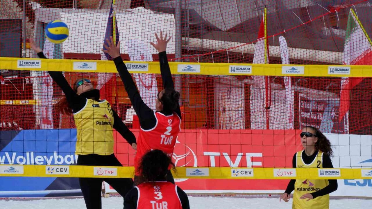 Erzurum’da kar voleybolu heyecanı