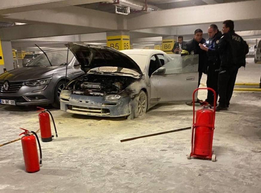 Şehir Hastanesi otoparkında araç yangını çıktı