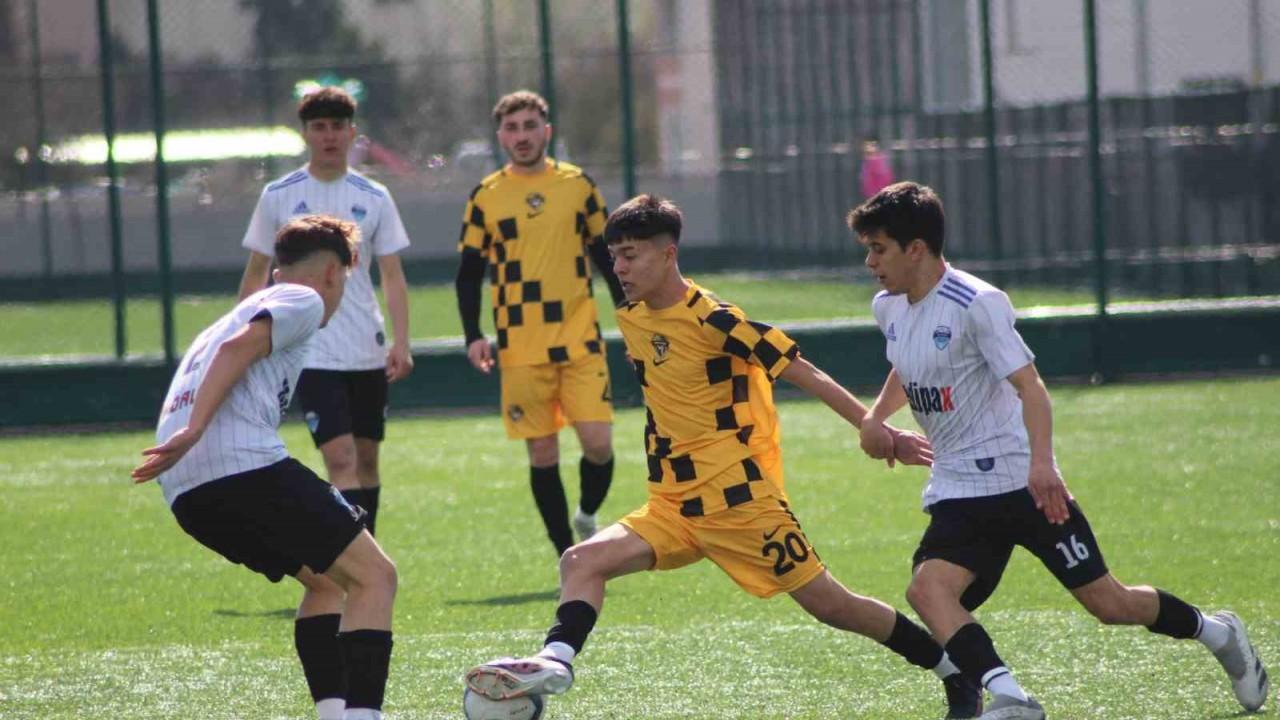 Kocasinan Şimşekspor U18 takımı şampiyon oldu