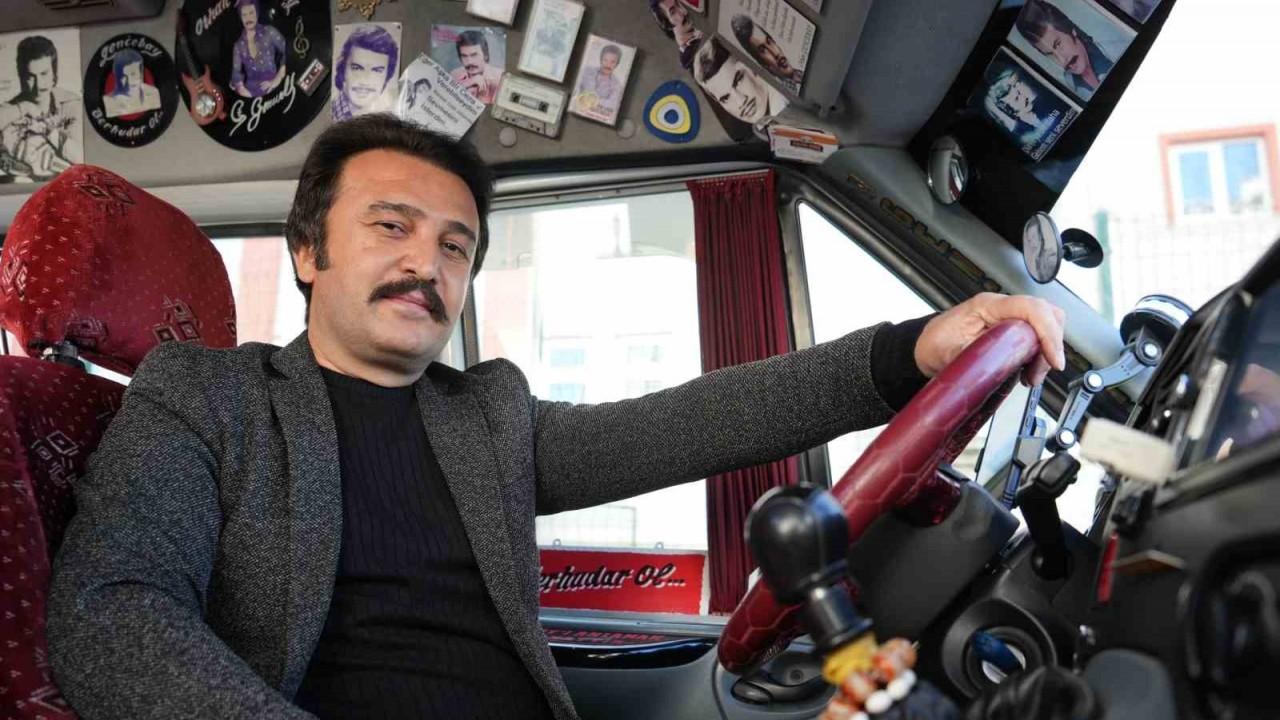 Orhan Gencebay’a benzeyen Müslüm’den yolcularına nostaljik yolculuk