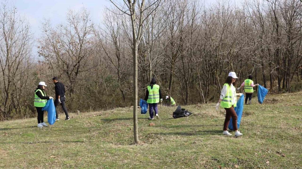 Ormandan kilolarca atık toplandı