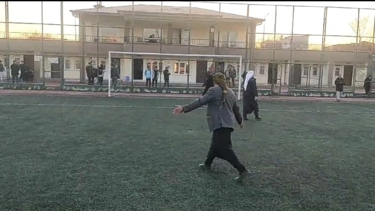 Burası Diyarbakır! Burada futbol böyle oynanıyor!