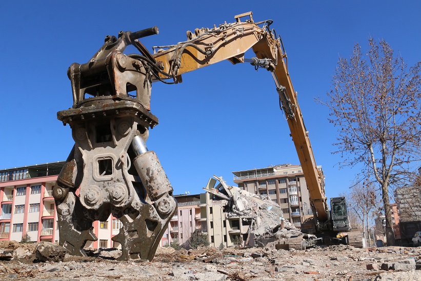 Aylık 300 bin liraya işçi bulamıyor