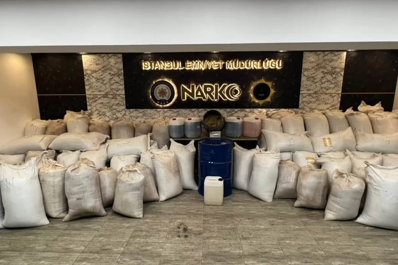 İstanbul'da 4 ton 604 kilogram metamfetamin ele geçirildi