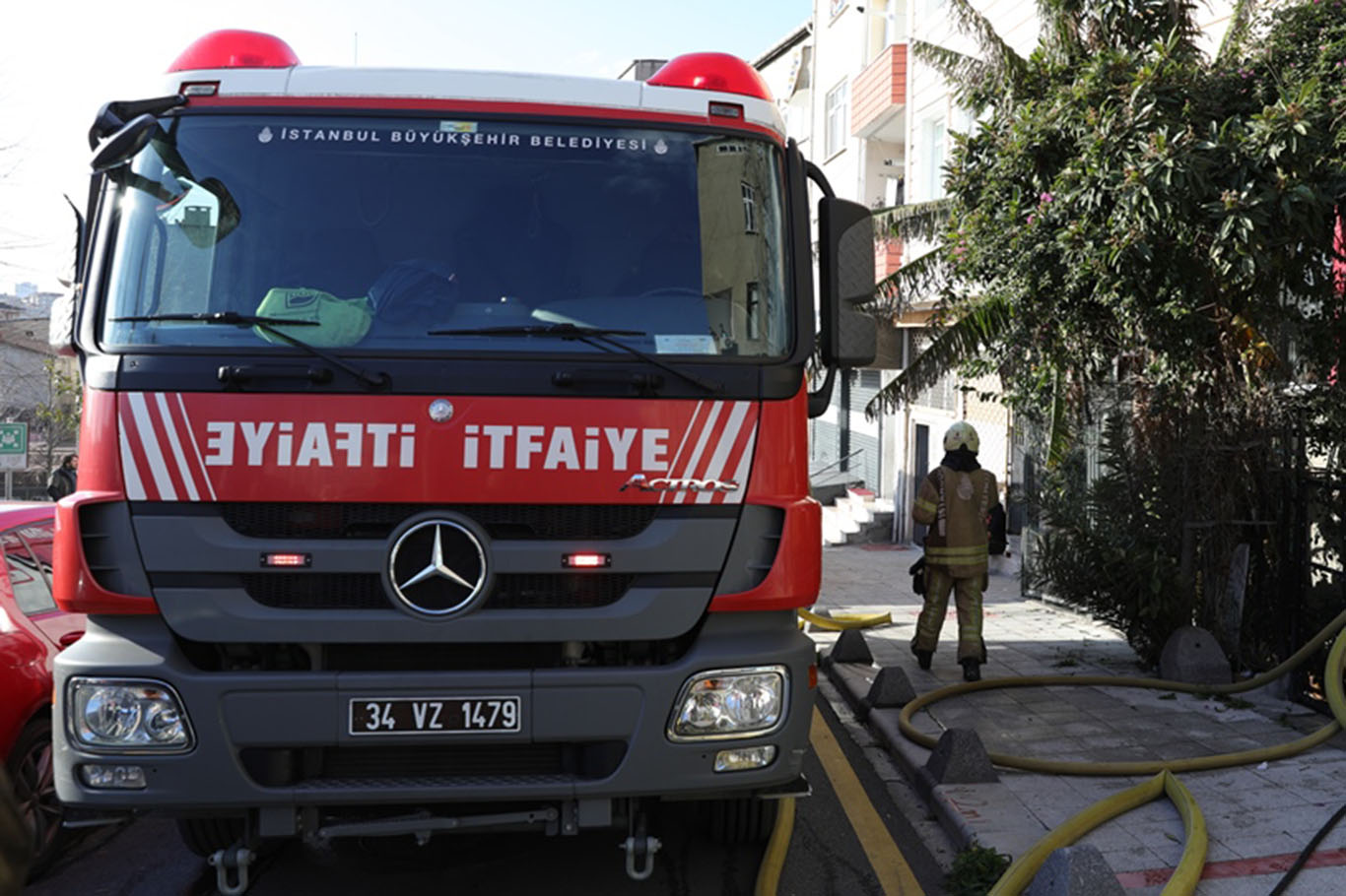 İstanbul'da halı fabrikasında yangın