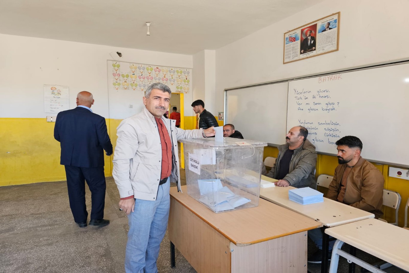 Mardin’de oy verme işlemi başladı