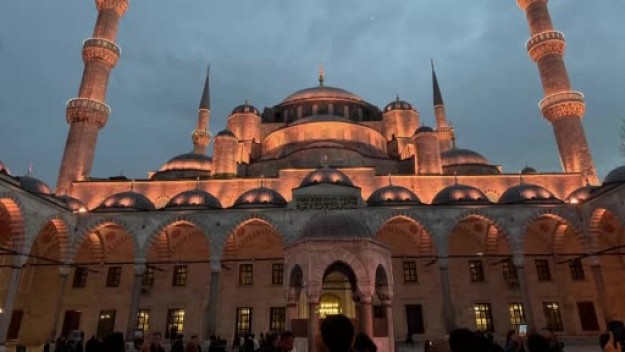 Sultanahmet Camisi büyülüyor