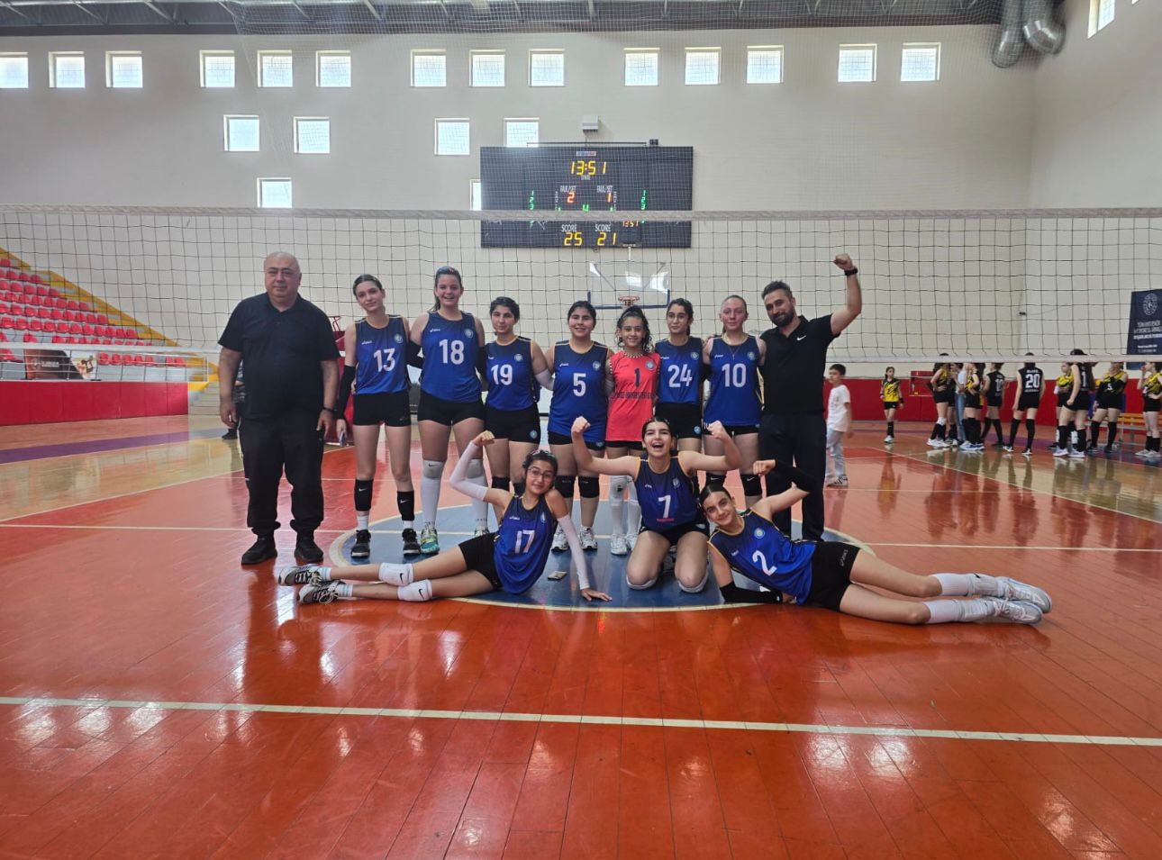 Dicle Üniversitesi Kadın Voleybol Takımı Bölge Şampiyonu!