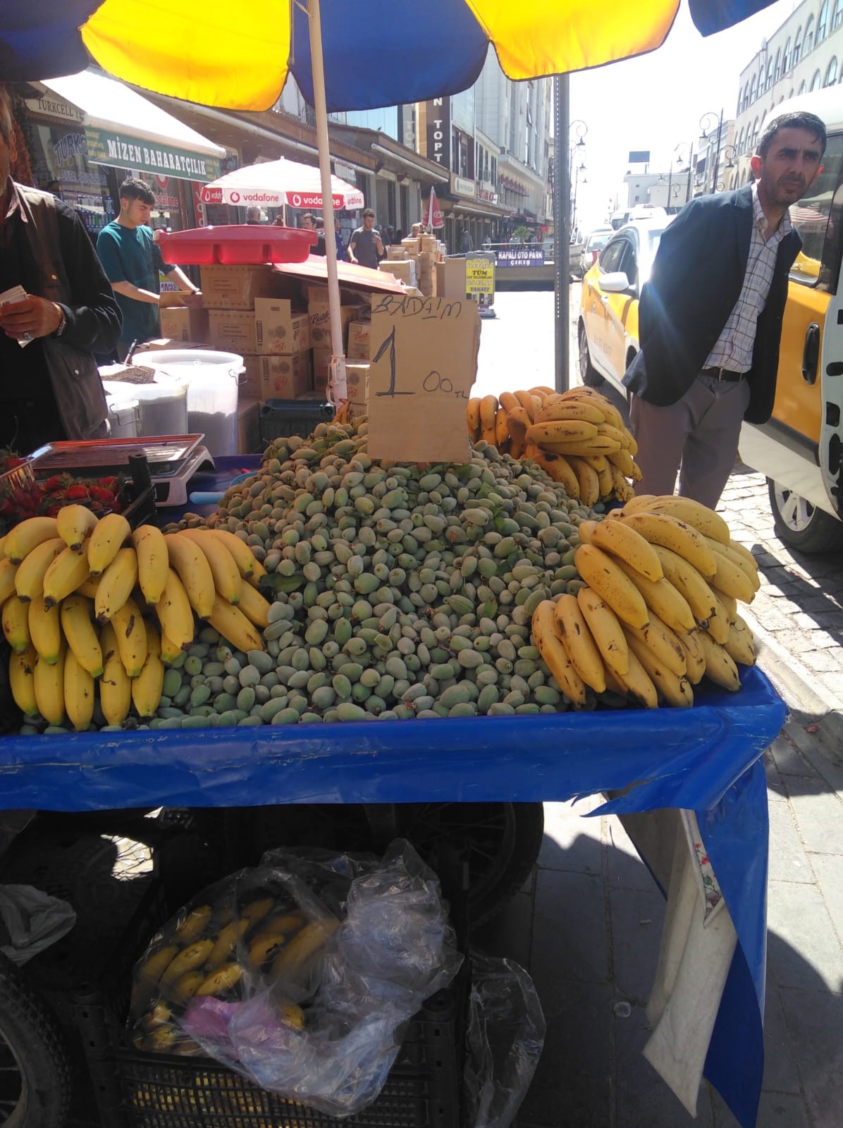 Çağla 100 liradan tezgahta yerini aldı!