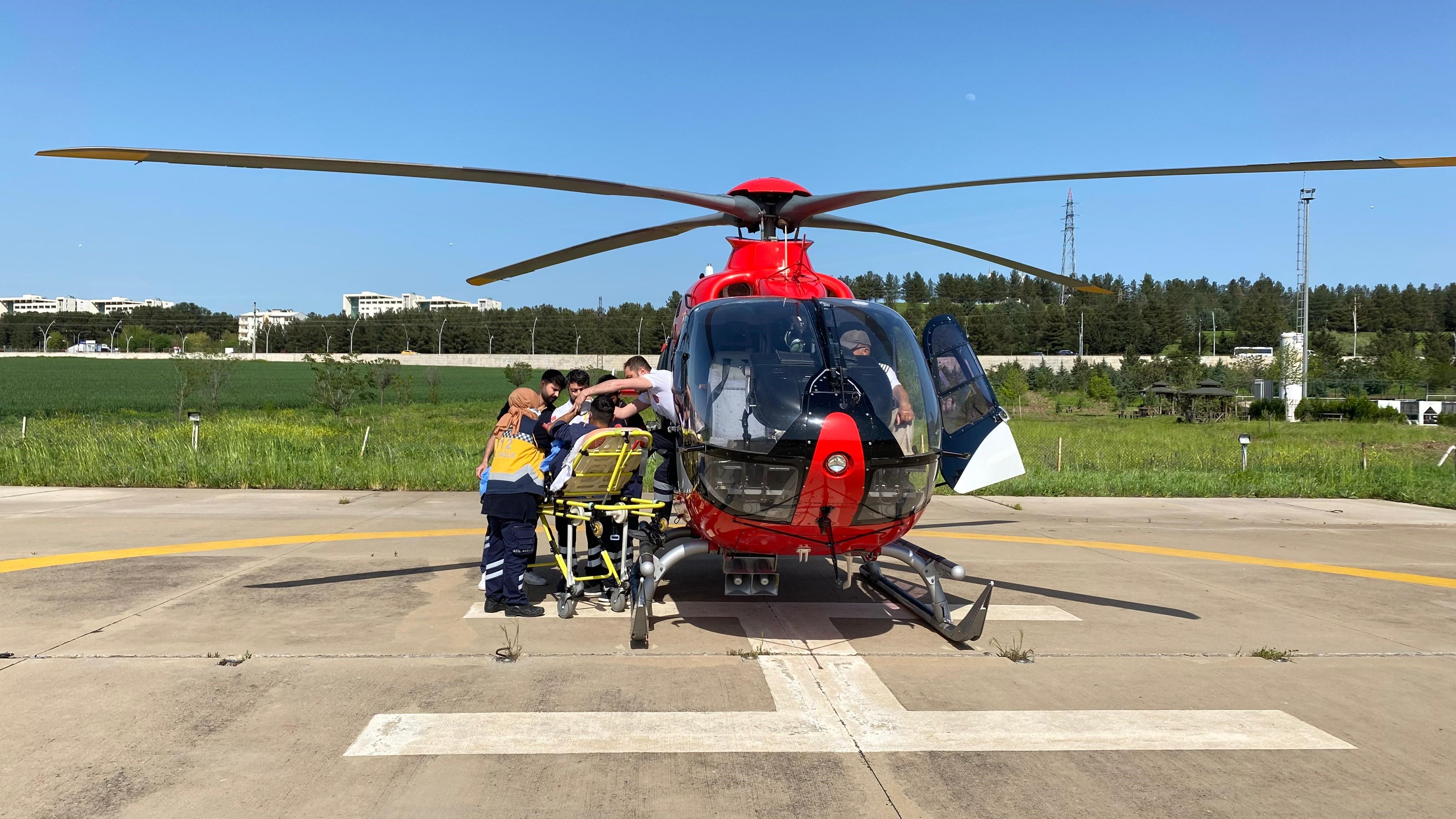 Diyarbakır'da parmağı koptu, helikopterle hastaneye sevk edildi