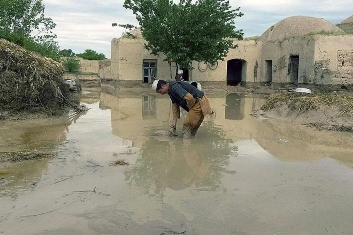 Afganistan'da sel nedeniyle hayatını kaybedenlerin sayısı 50'ye yükseldi