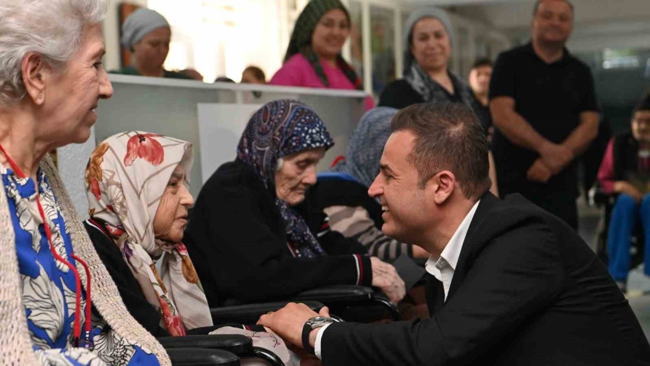 Başkan Ahmet Akın, bayram ziyaretlerini sürdürüyor