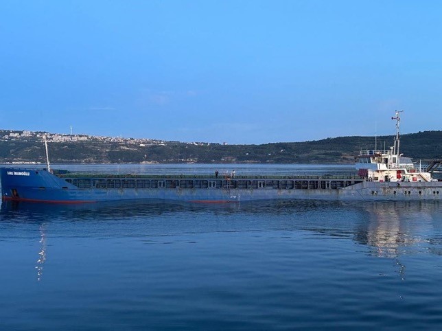 Çanakkale Boğazı’ndan geçen genel kargo gemisi makine arızası yaptı