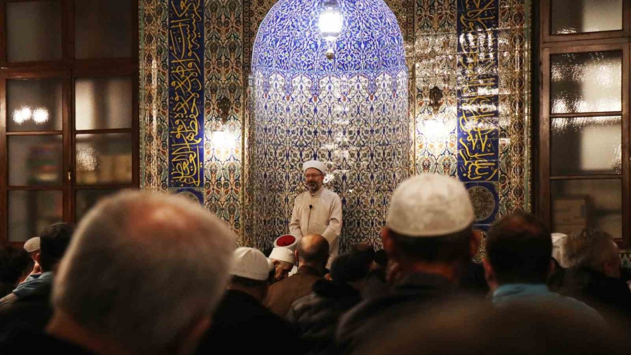 Diyanet İşleri Başkanı Erbaş, Ramazan ayının son teravih namazını kıldırdı