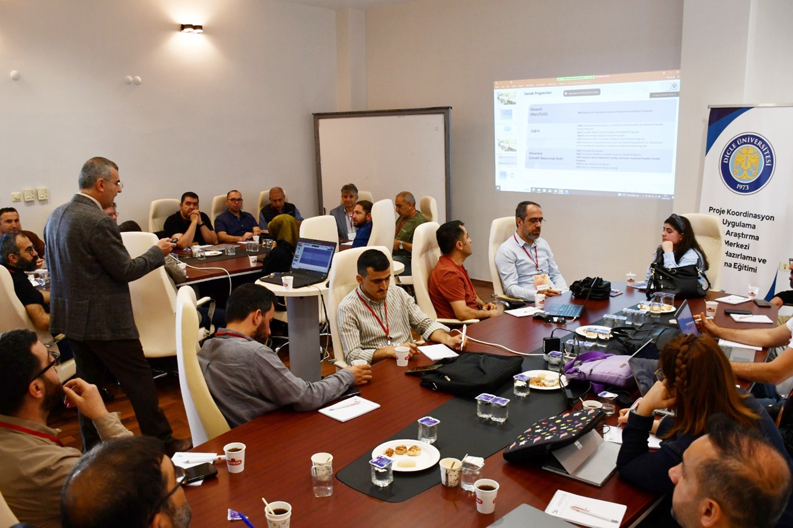 Dicle Üniversitesi'nde Proje Hazırlama ve Yazma Eğitimi Başladı