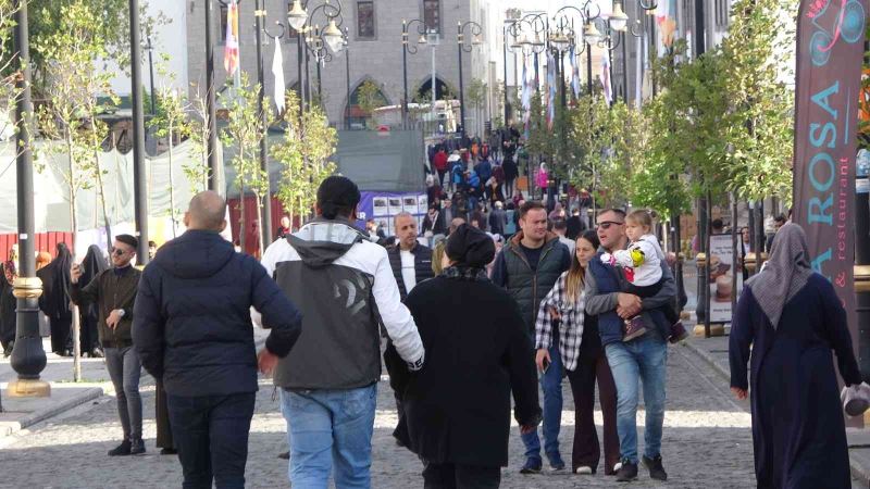 Diyarbakırlılar Sonbaharda İlkbaharı yaşadı