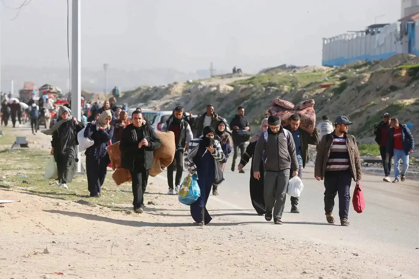 Gazze'de on binlerce Filistinliden haber alınamıyor