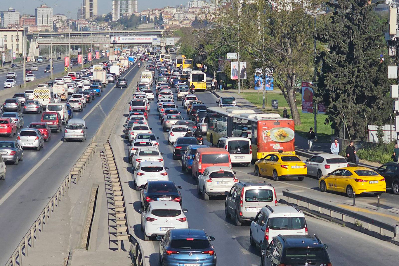 İstanbul'da tatil bitti, trafik çilesi başladı