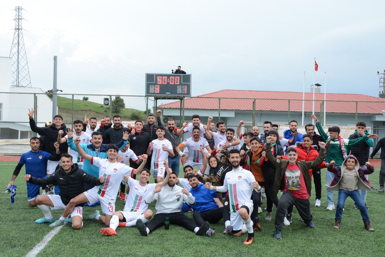 Pasur Belediyespor şampiyonluğa adım adım ilerliyor