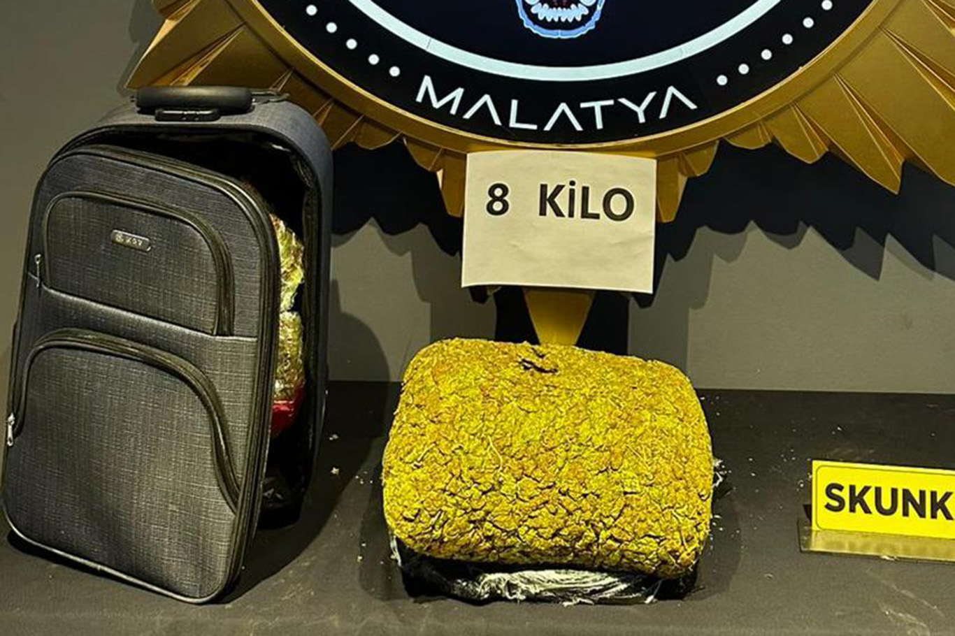 Yolcu otobüsünde 8 kilogram uyuşturucu ele geçirildi