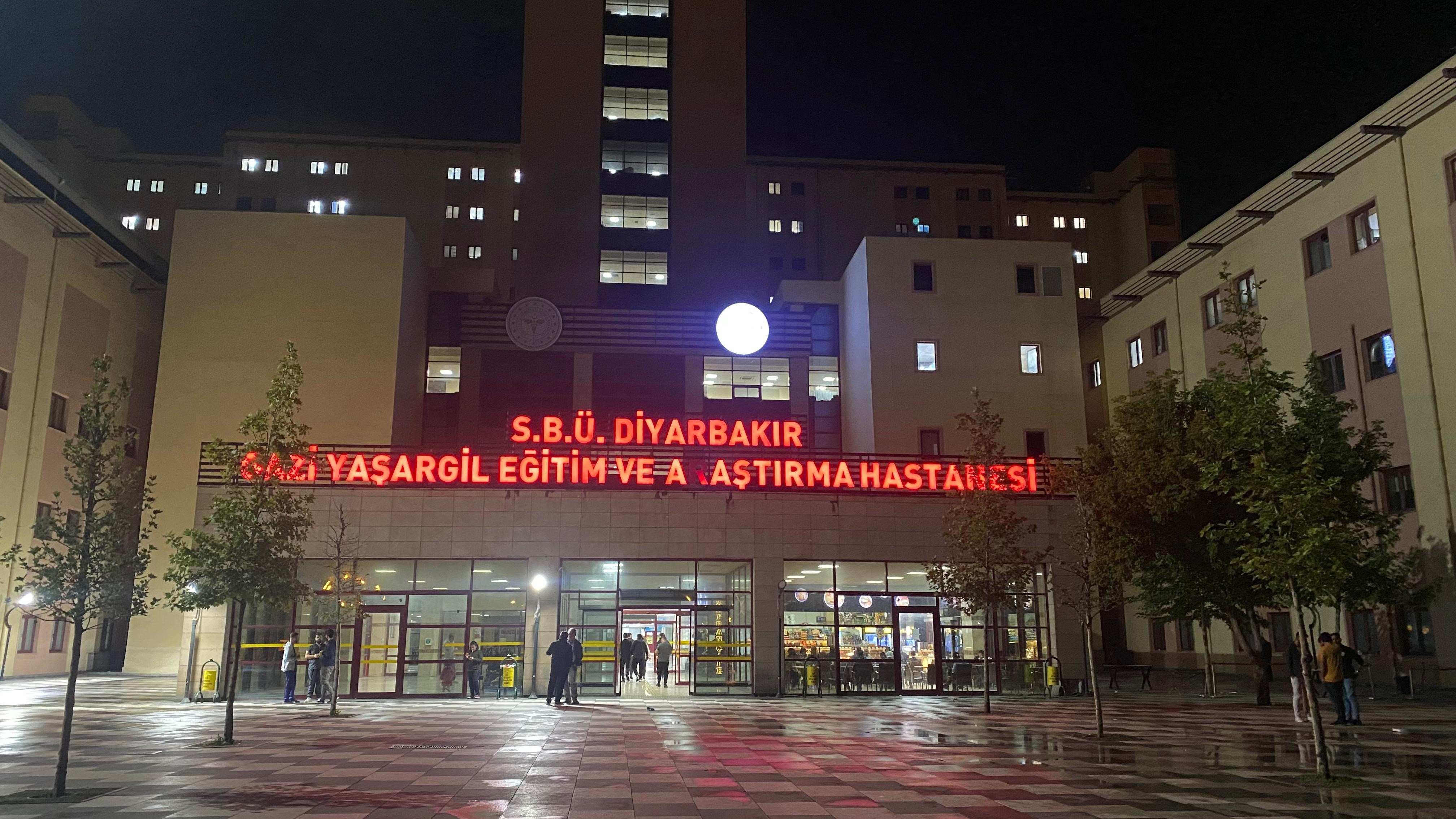 Diyarbakır'da Damat, Kayınpederini Silahla Öldürdü, Eşi ve Kayınvalidesini Yaraladı