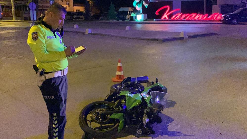 Sürat motoru ile kamyonet çarpıştı: 1 yaralı