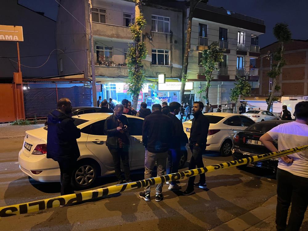 İstanbul'da Bir iş yerine ses bombası atıldı: 2 yaralı