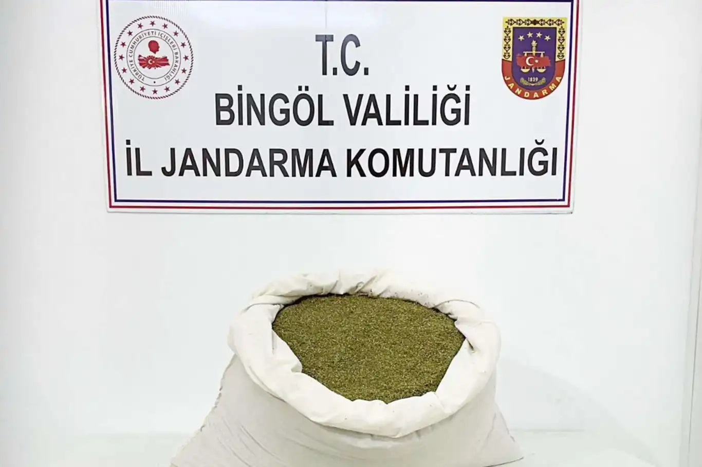 Bingöl’de 3 kilogram toz esrar ele geçirildi