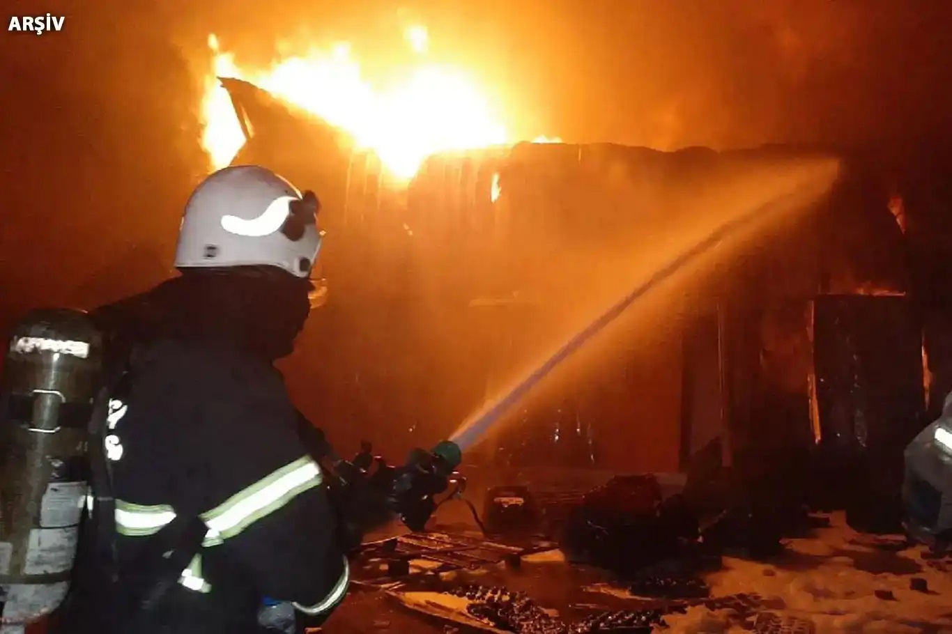 Bursa'da yedek parça fabrikasında yangın