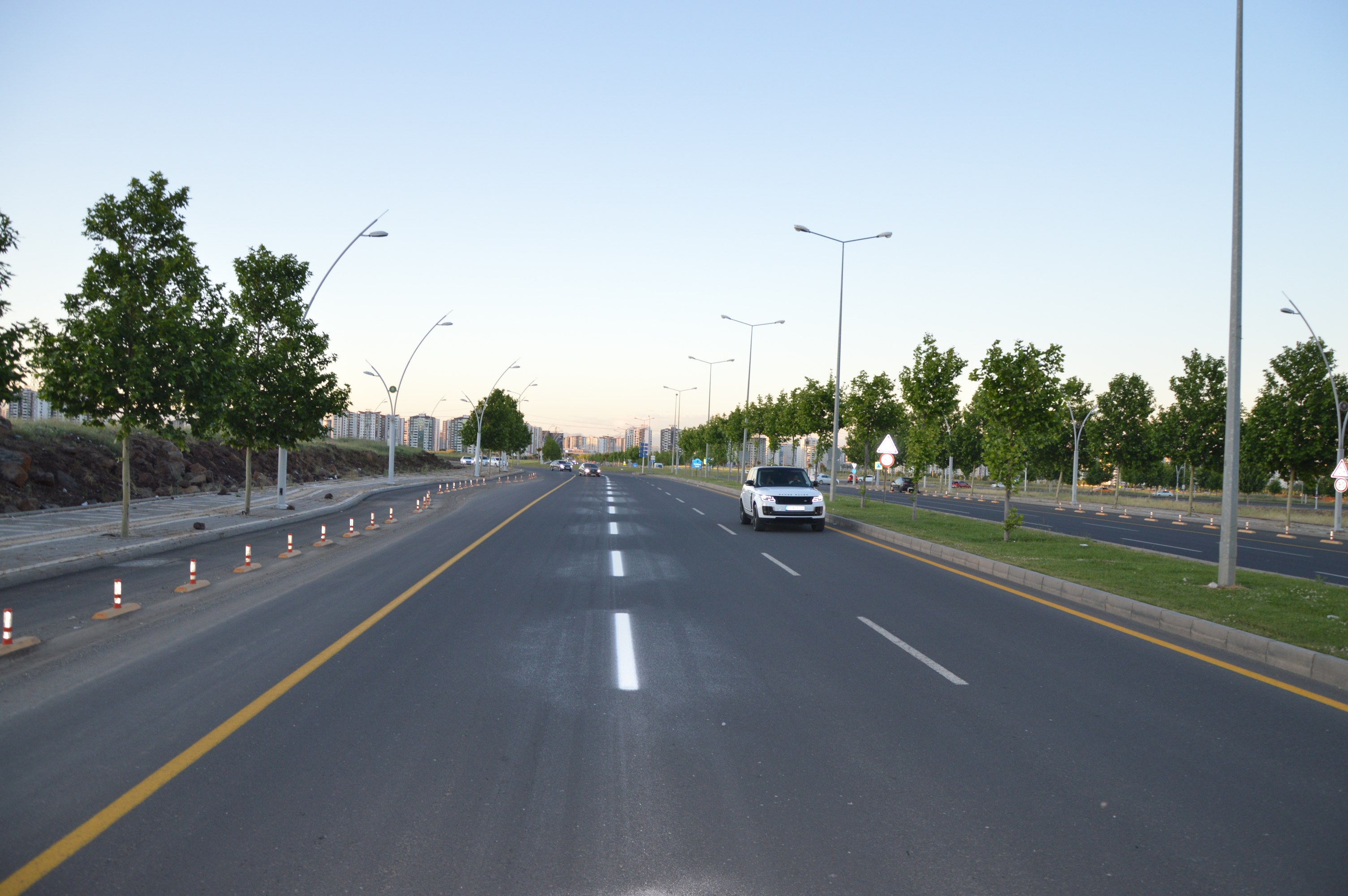 Diyarbakır'da Güvenli Ulaşım İçin Yol Çizgileri Yenileniyor