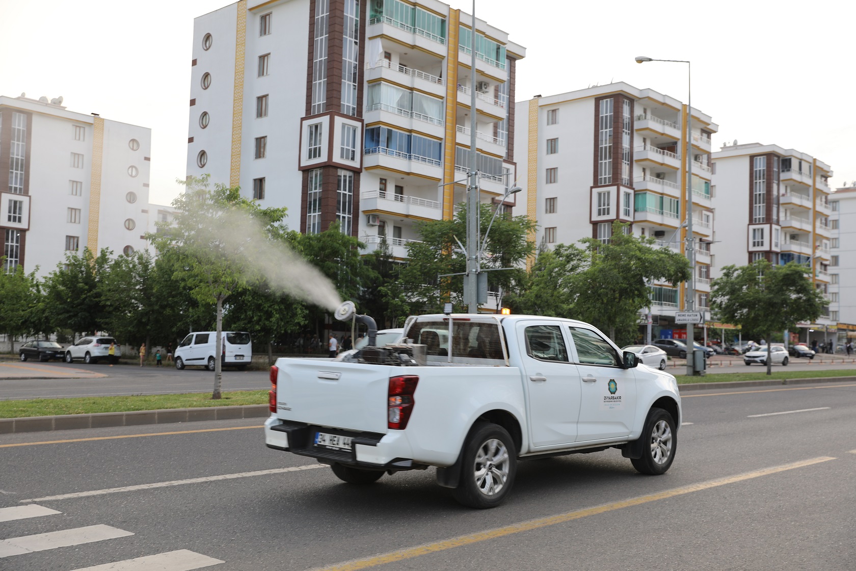 Diyarbakır'da Haşere İlaçlama Çalışmaları Devam Ediyor