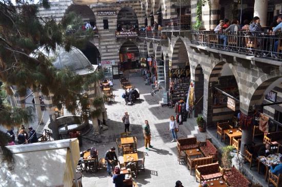 Sur'un incisi  Hasan Paşa Hanı, Yerli ve Yabancı Turistlerin İlgi Odağı Oldu