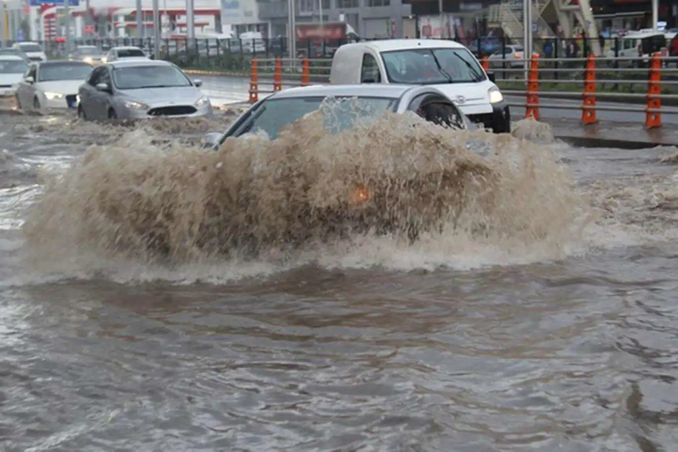 Meteoroloji'den Doğu Anadolu'nun kuzeydoğusu için sağanak uyarısı