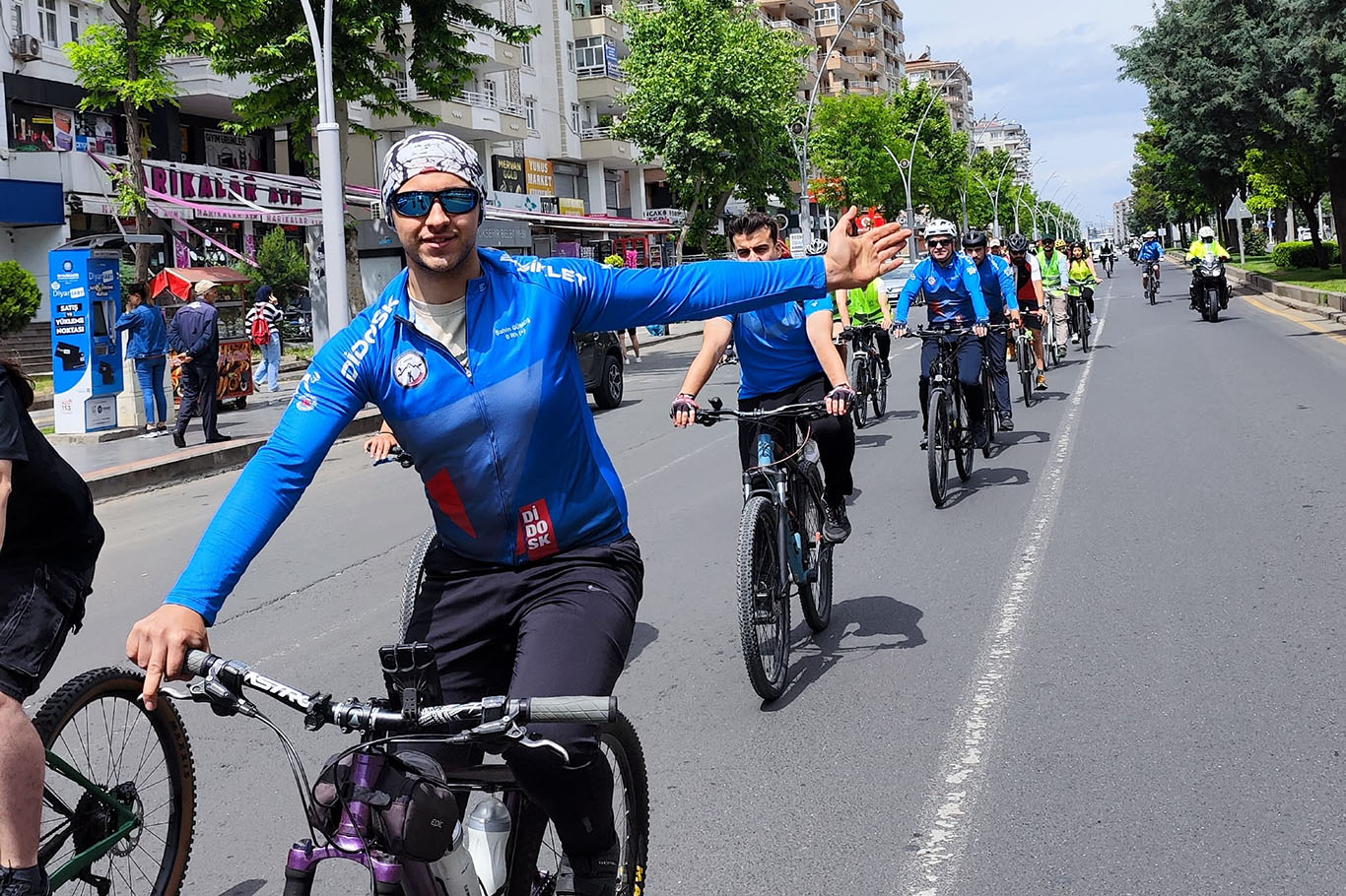 Diyarbakır'da Sağlıklı Yaşama Dikkat Çekmek için Pedal Çevrildi