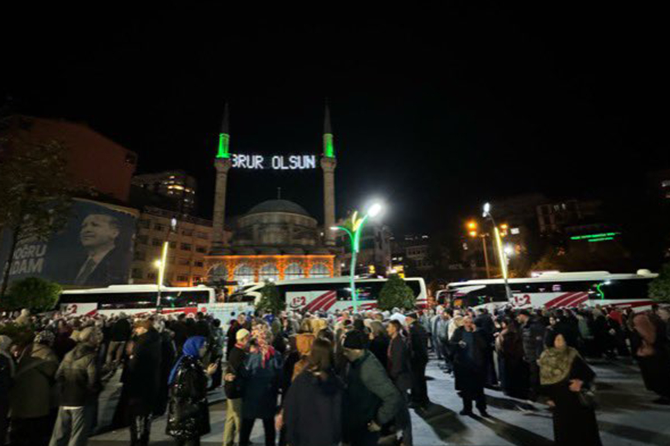 Rize'de 240 kişilik hac kafilesi kutsal topraklara uğurlandı