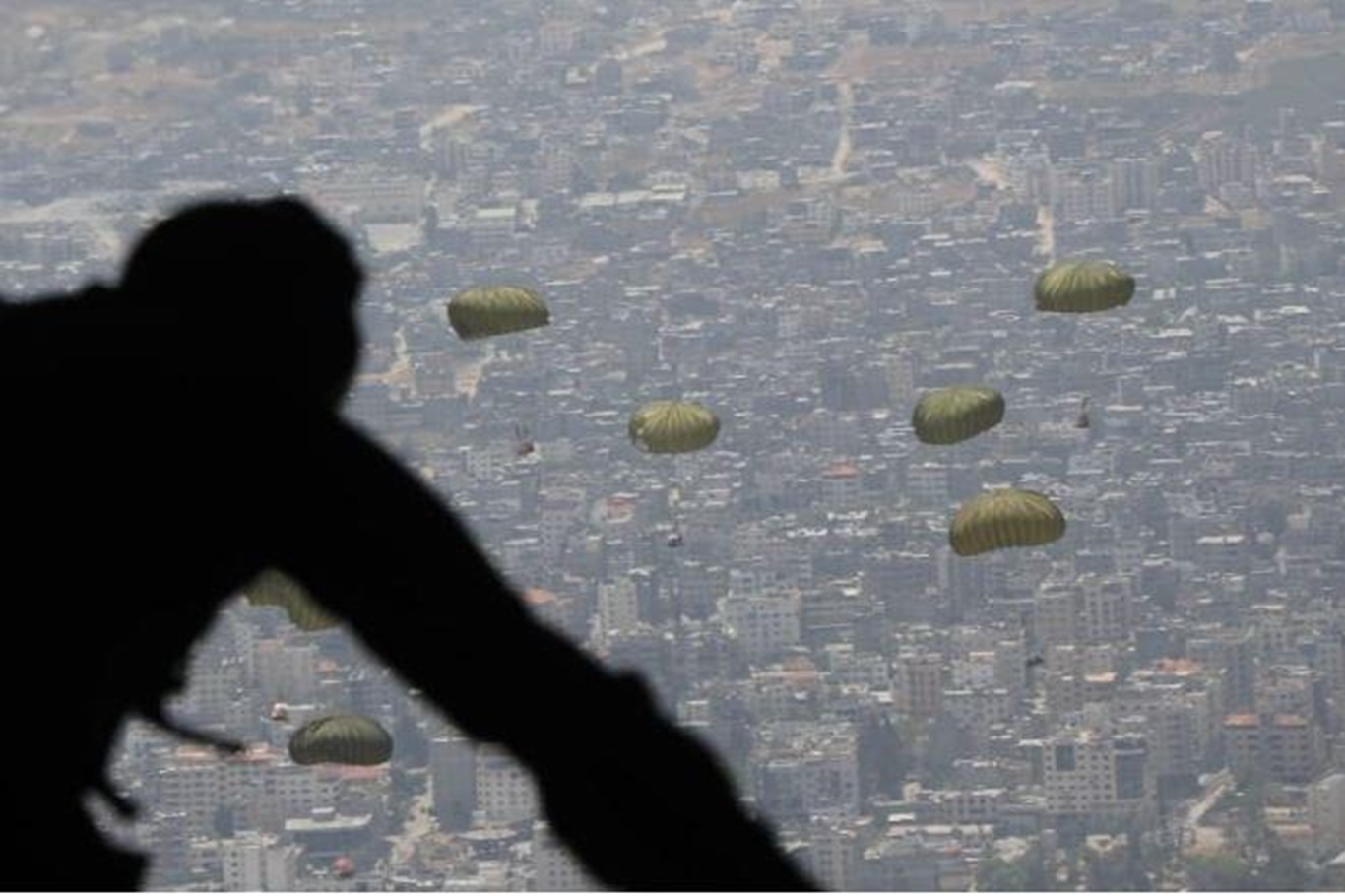 Ürdün, Gazze'nin kuzeyine 5 havadan yardım gönderdi