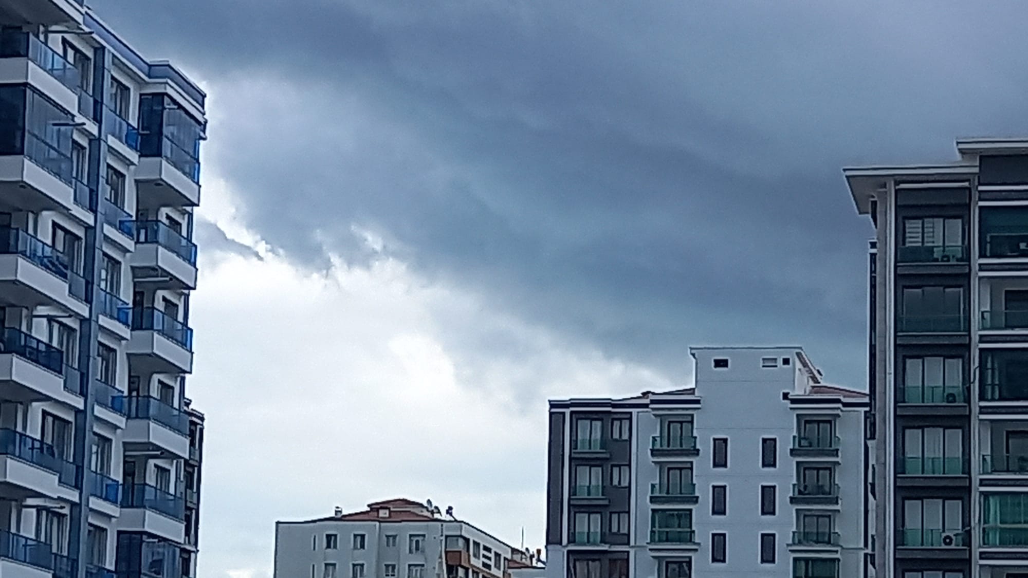 Diyarbakır'da Mayıs Ayında Değişken Hava İklimi İnsanları Şaşırtıyor