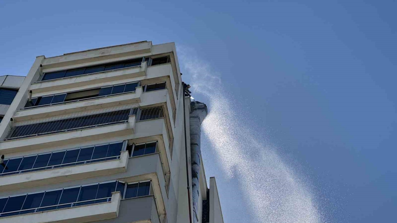 Diyarbakır’da restoranın bacasında çıkan yangın söndürüldü