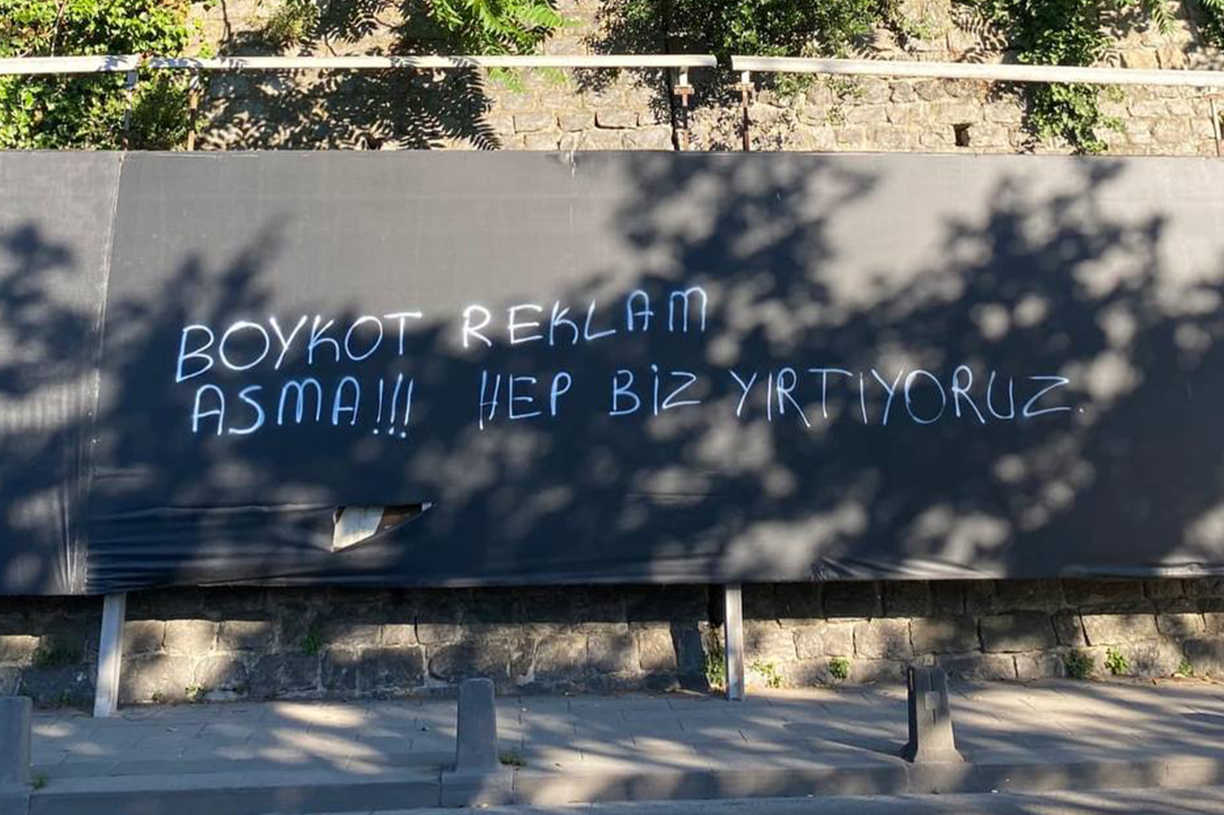 Boykot listesindeki ürünlerin reklamına protesto