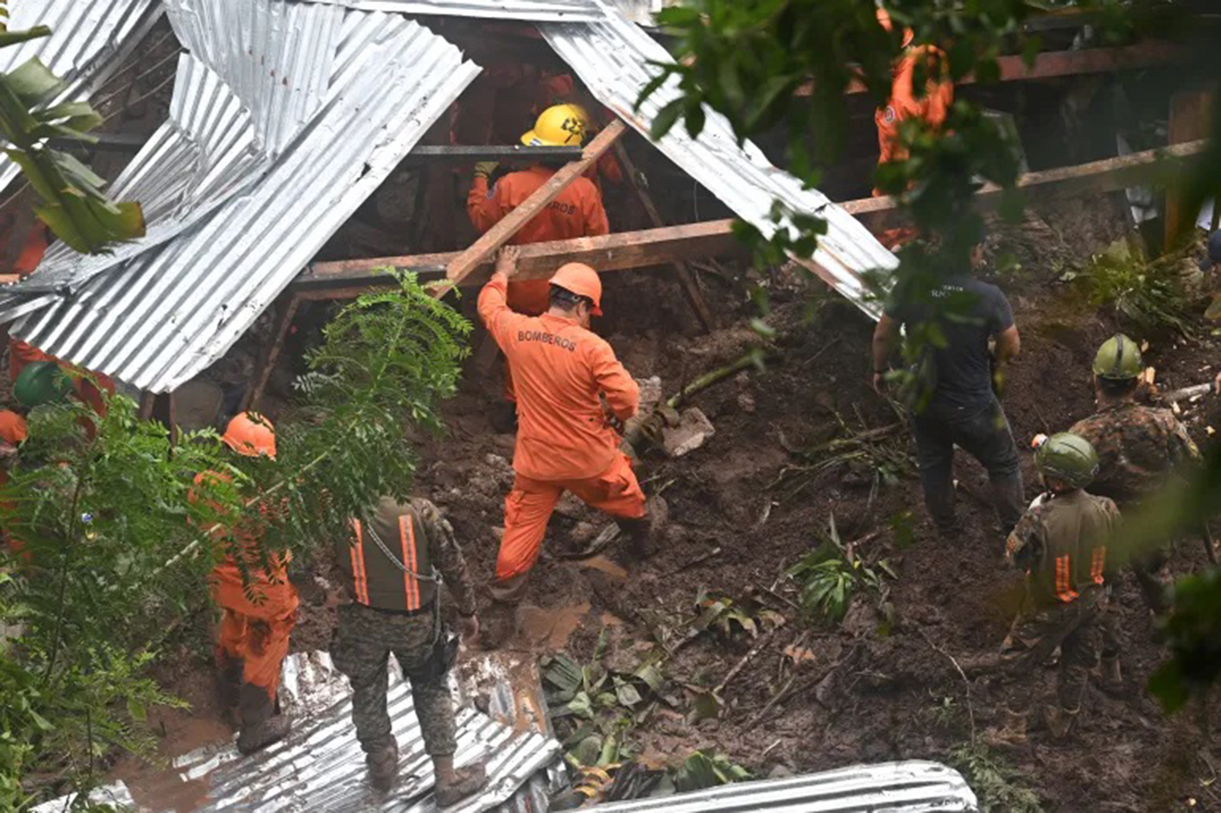 El Salvador’da sel ve toprak kayması: 11 ölü