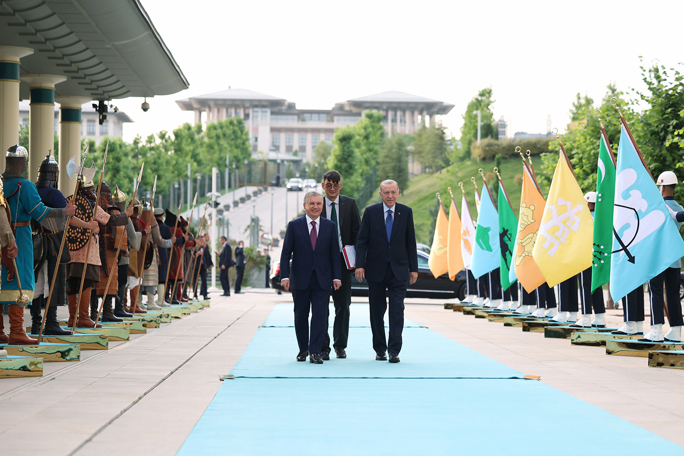 Mirziyoyev’e Devlet Nişanı tevcih edildi