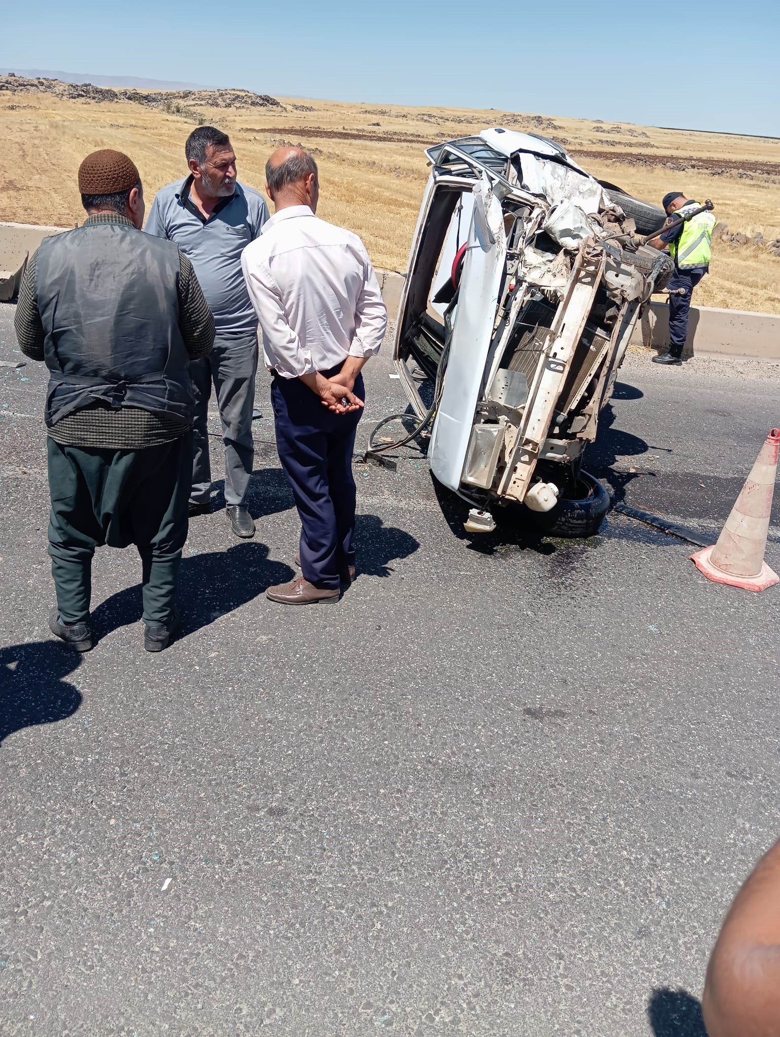 Diyarbakır’da iki otomobil kafa kafaya çarpıştı: 4 yaralı