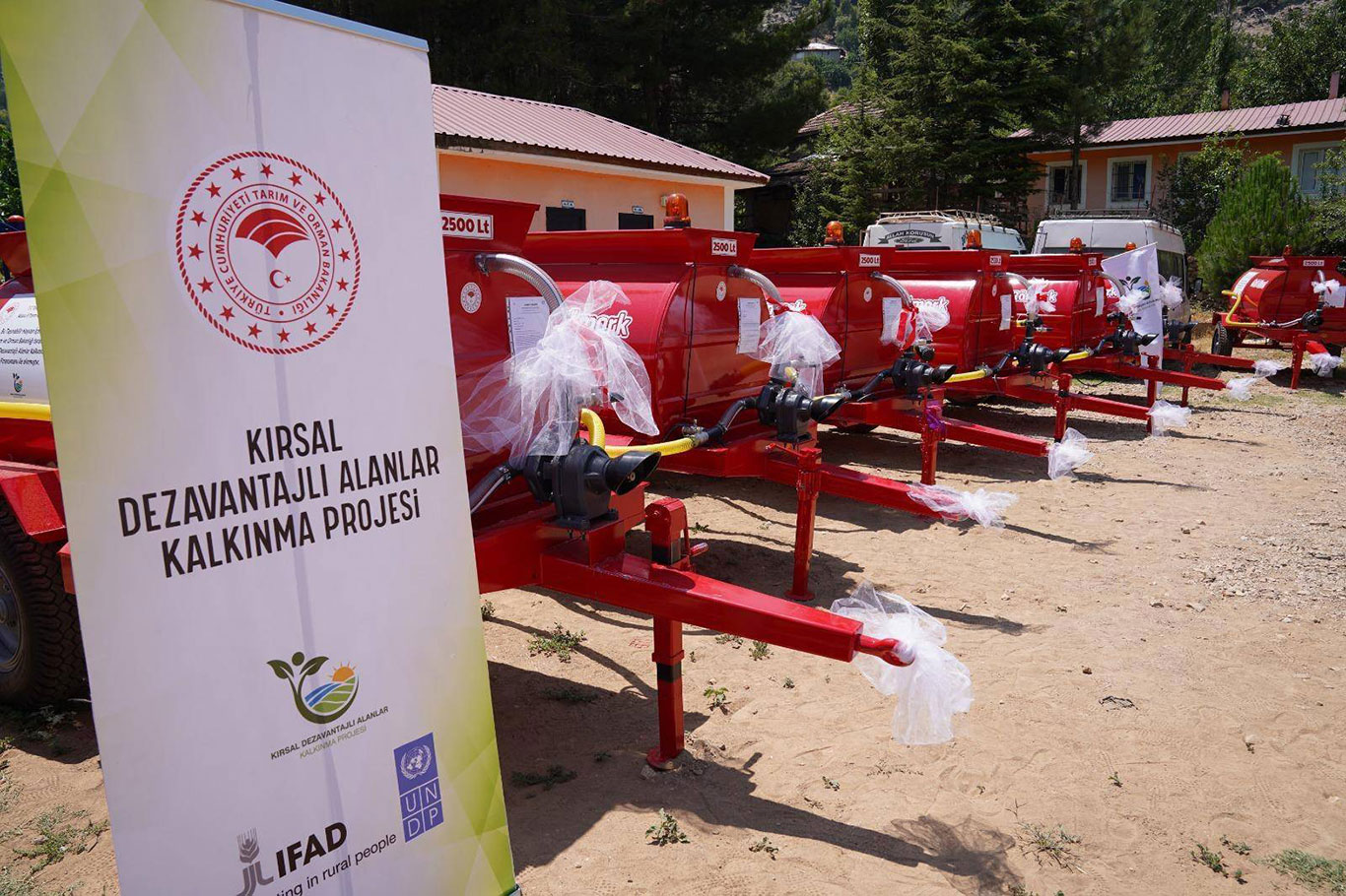 Adana Tarım İl Müdürlüğünden göçerlere içme suyu tankı