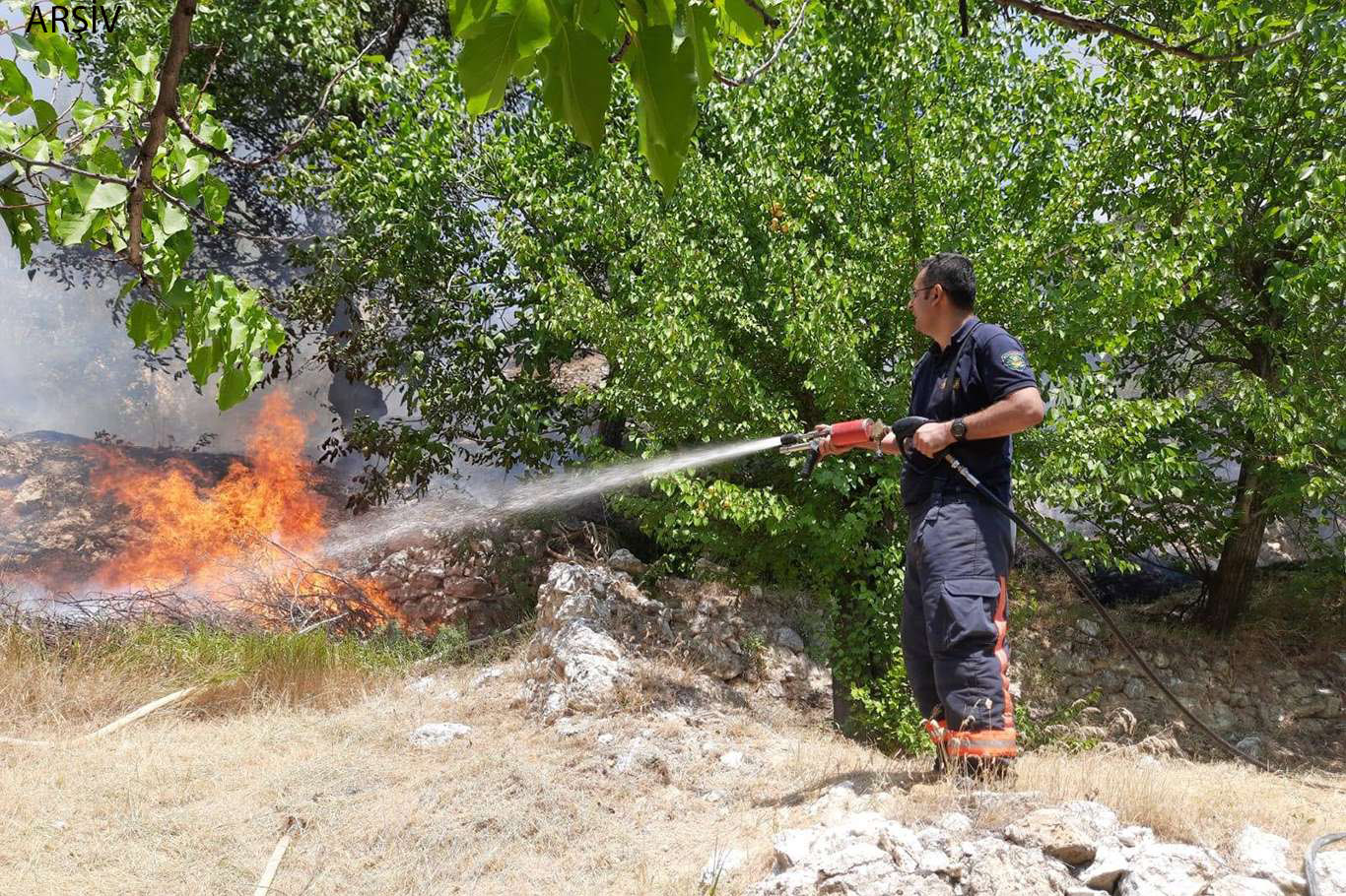 Adana'da meyve bahçesi yangını