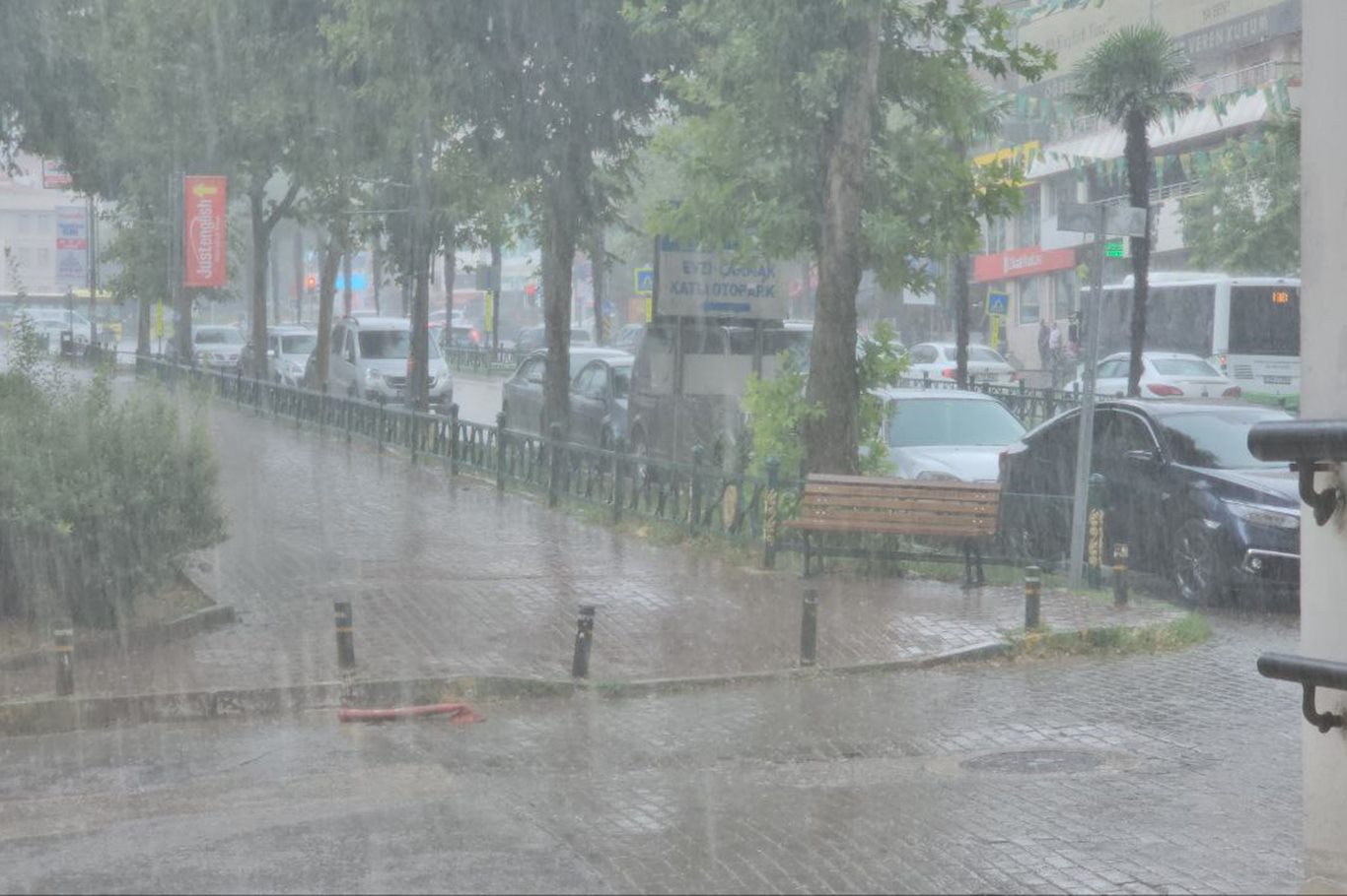 Diyarbakır'da Sisli Hava yerini yağmura bıraktı