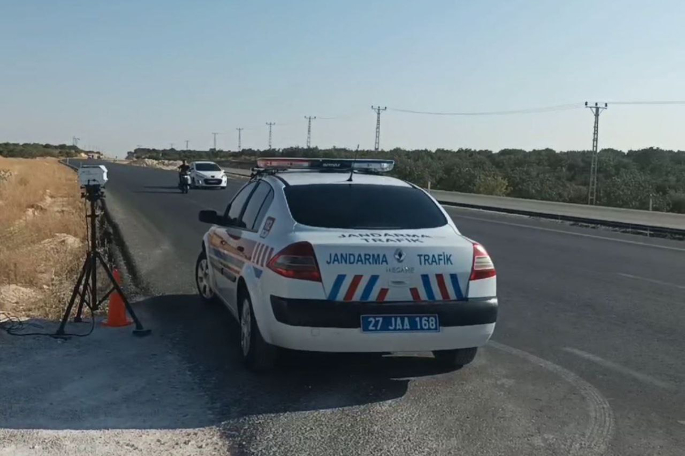 Gaziantep’te MEDAR MTS radarı kullanılarak 1.550 araç ve sürücüsü denetlendi