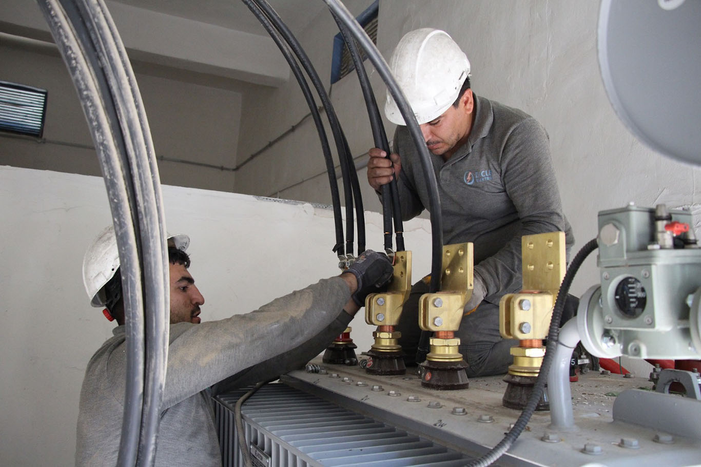 Şanlıurfa’da 24 mahalleye 28 ek trafo kurulacak