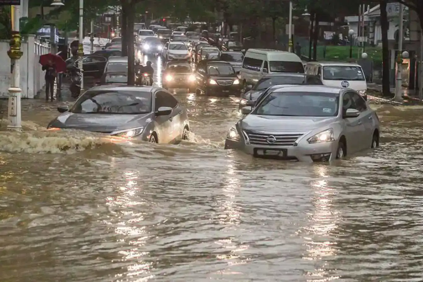 Tekirdağ ve Doğu Akdeniz için gök gürültülü sağanak